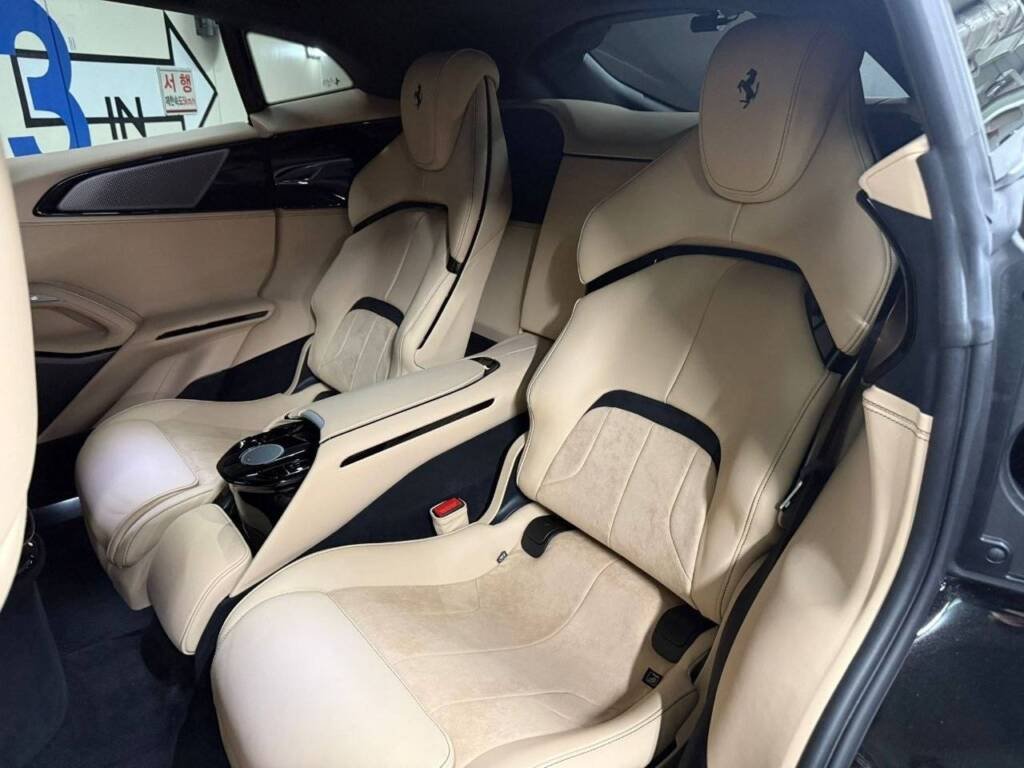 Ferrari Purosangue 2024