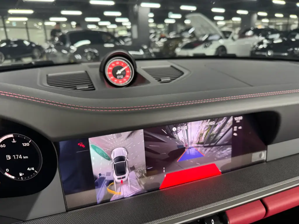 Porsche 911 Carrera Cabriolet 2024