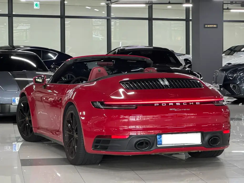 Porsche 911 Carrera Cabriolet 2024