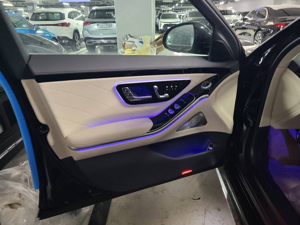 Lexus LM 500h Executive 6-seater 2025