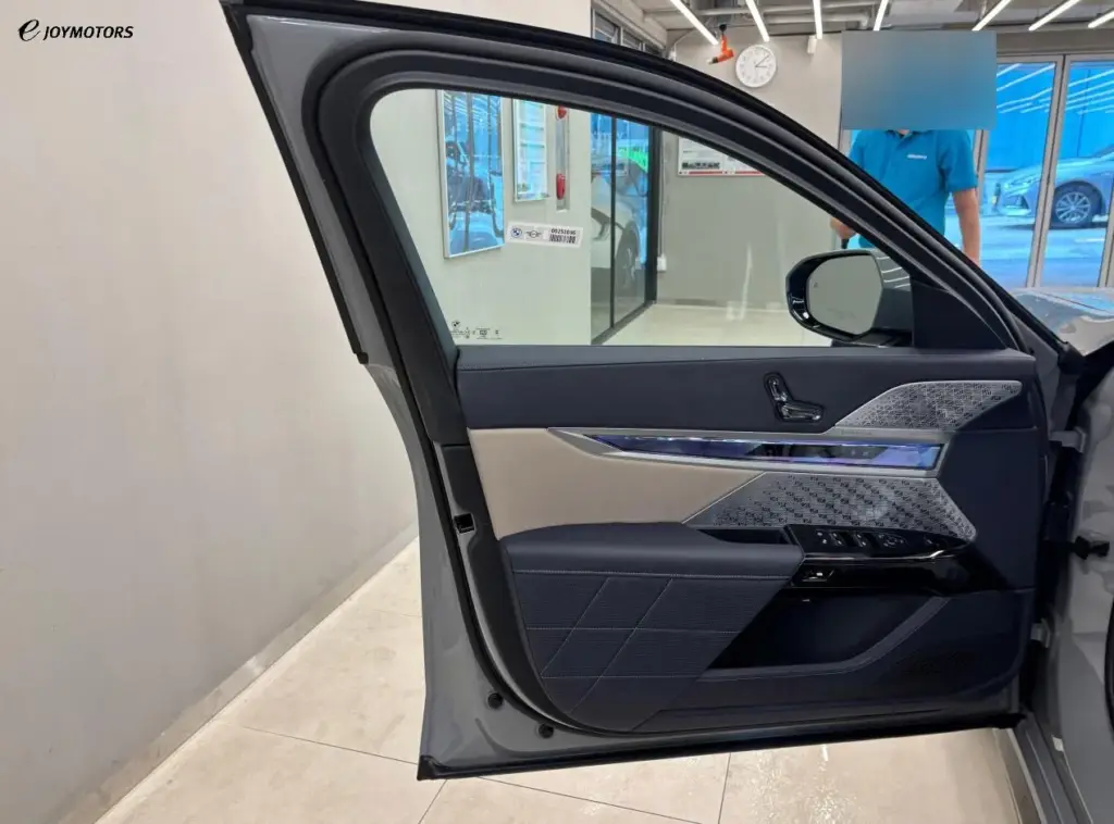 BMW 750e xDrive M Sport 2025