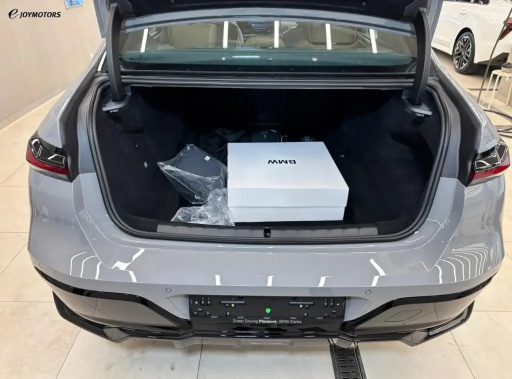 BMW 750e xDrive M Sport 2025