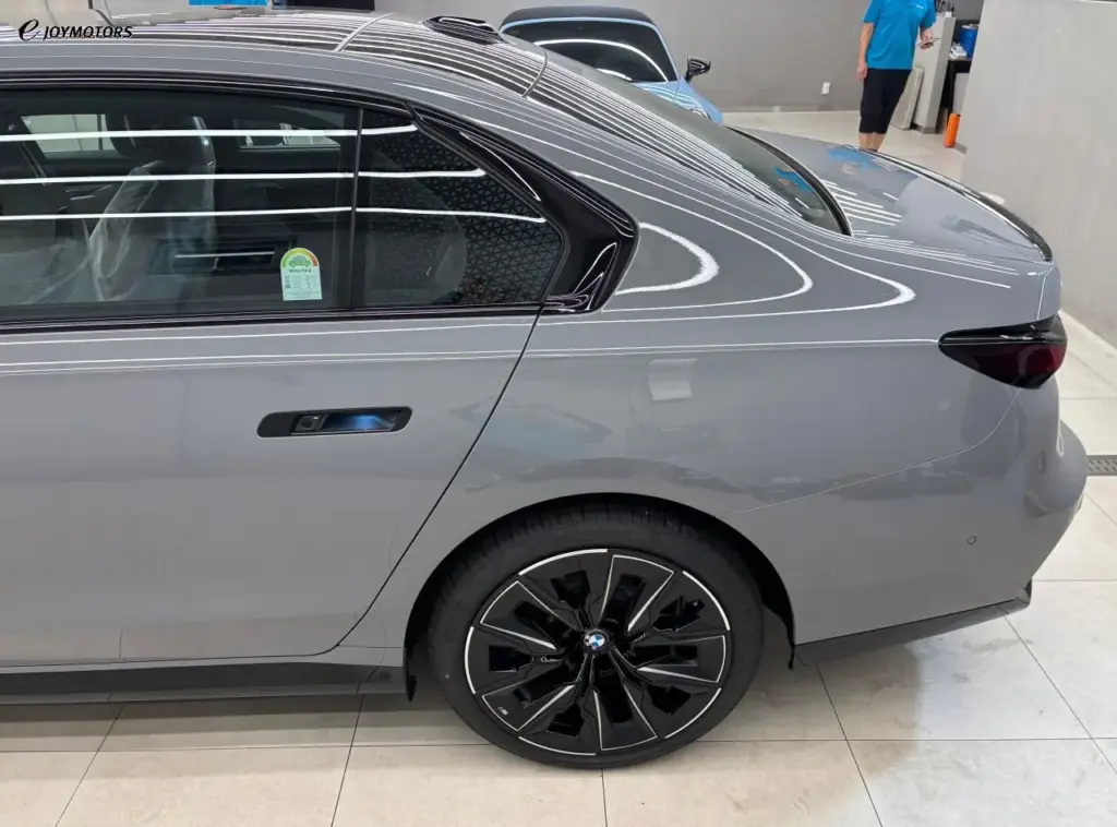 BMW 750e xDrive M Sport 2025