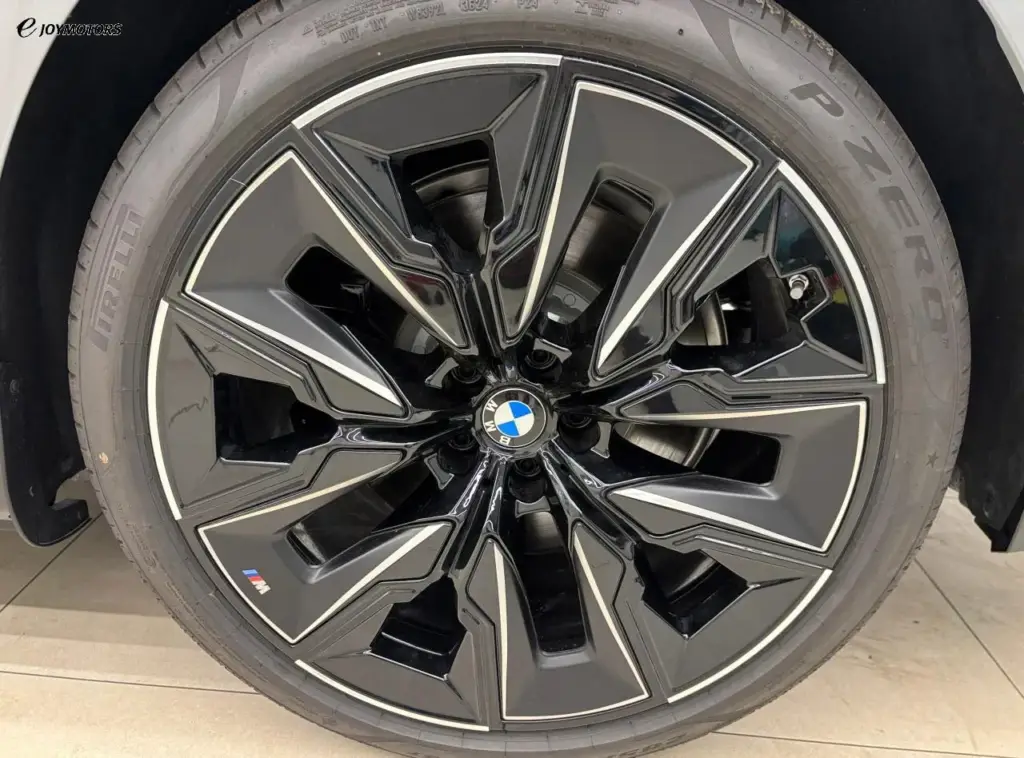 BMW 750e xDrive M Sport 2025