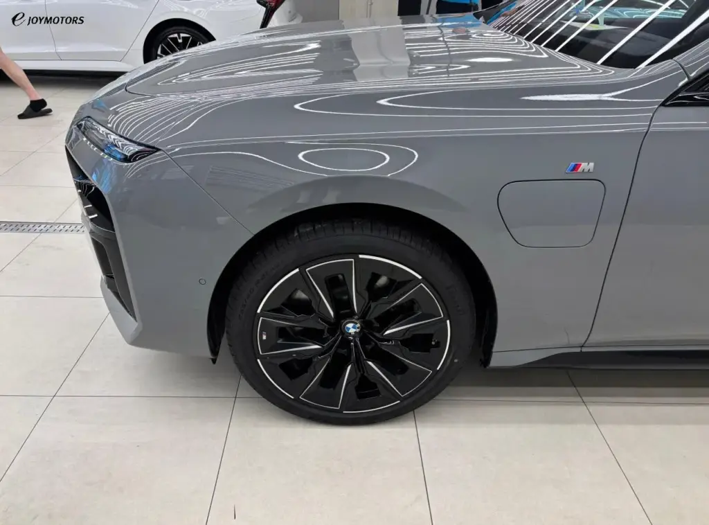 BMW 750e xDrive M Sport 2025