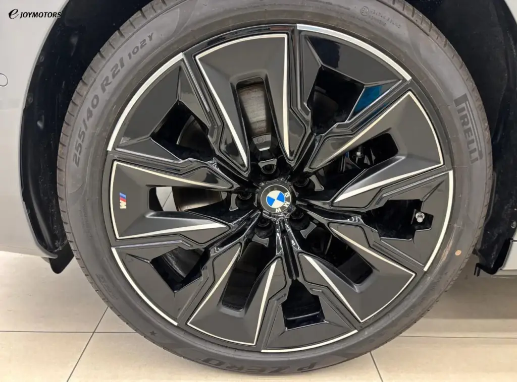 BMW 750e xDrive M Sport 2025