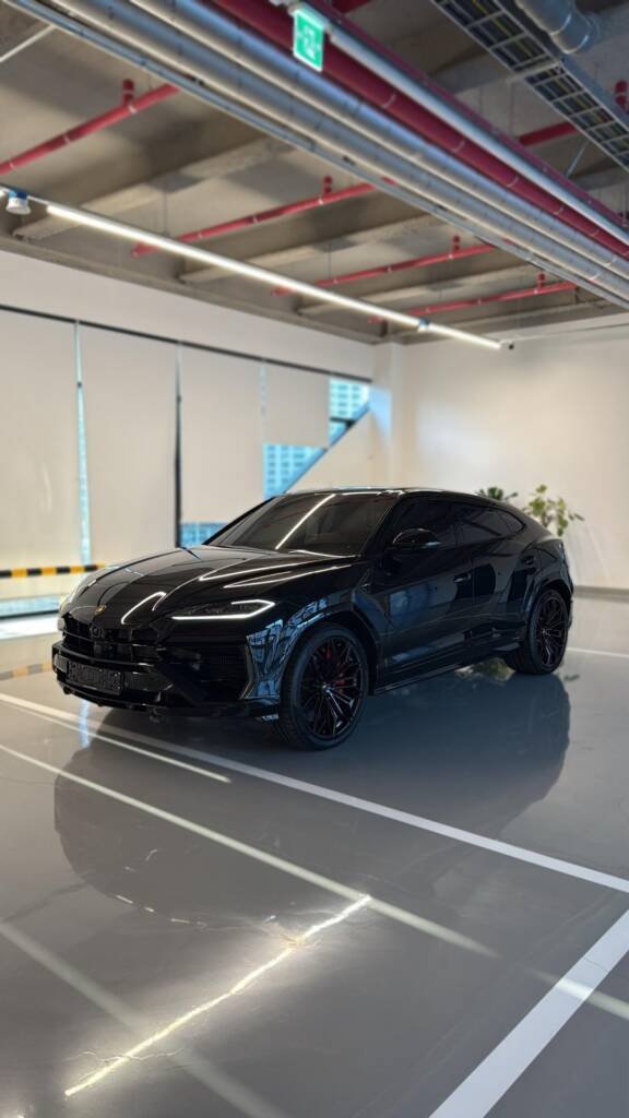 Lamborghini Urus SE 2025