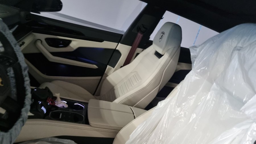 Lamborghini Urus SE 2025