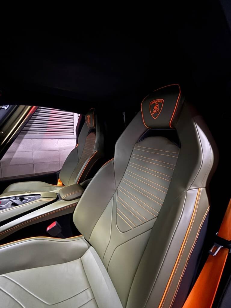 Lamborghini Revuelto 2025