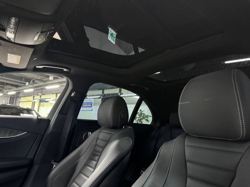 Mercedes-Benz E350 4MATIC AMG 2022