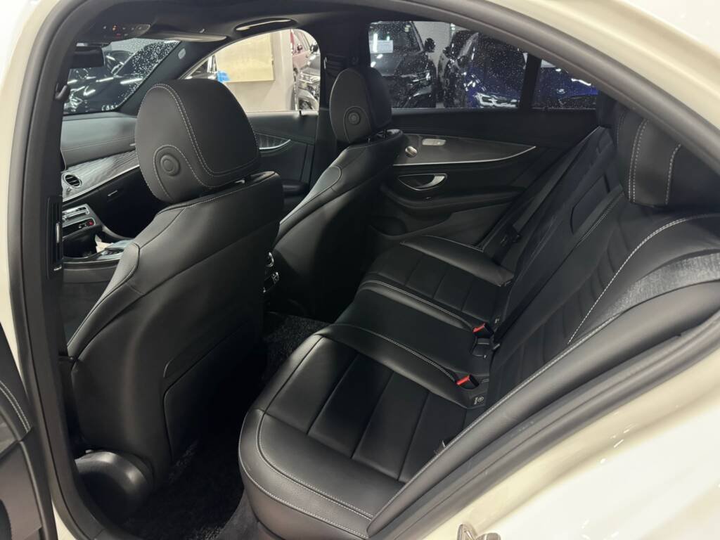 Mercedes-Benz E350 4MATIC AMG 2022