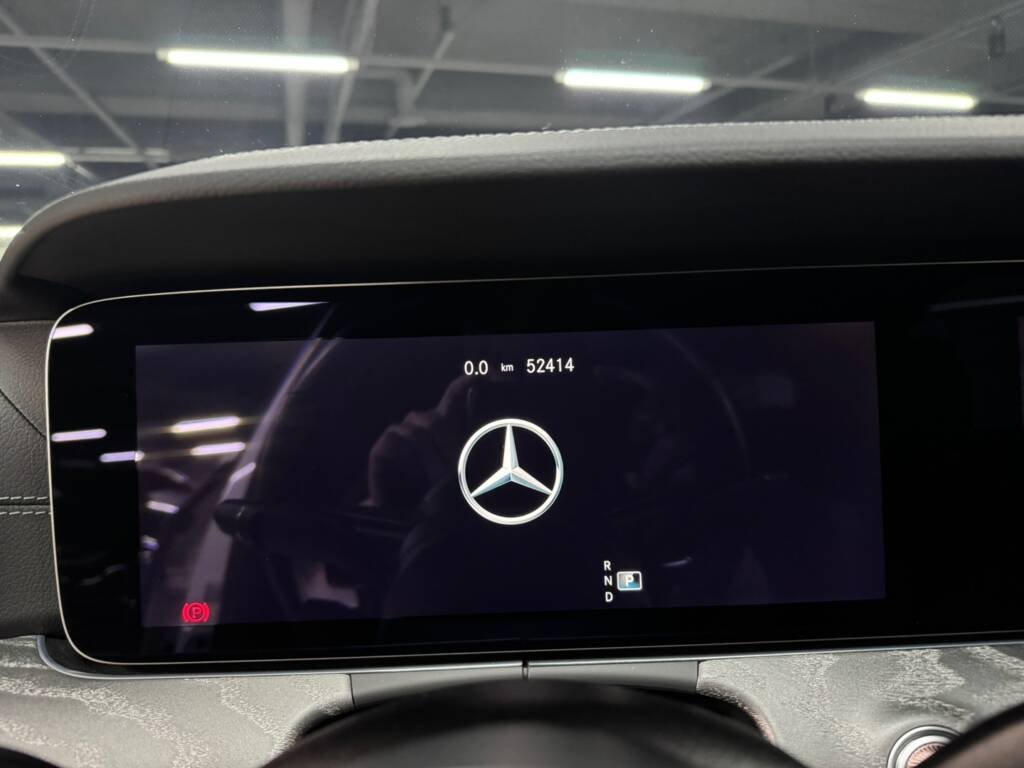 Mercedes-Benz E350 4MATIC AMG 2022