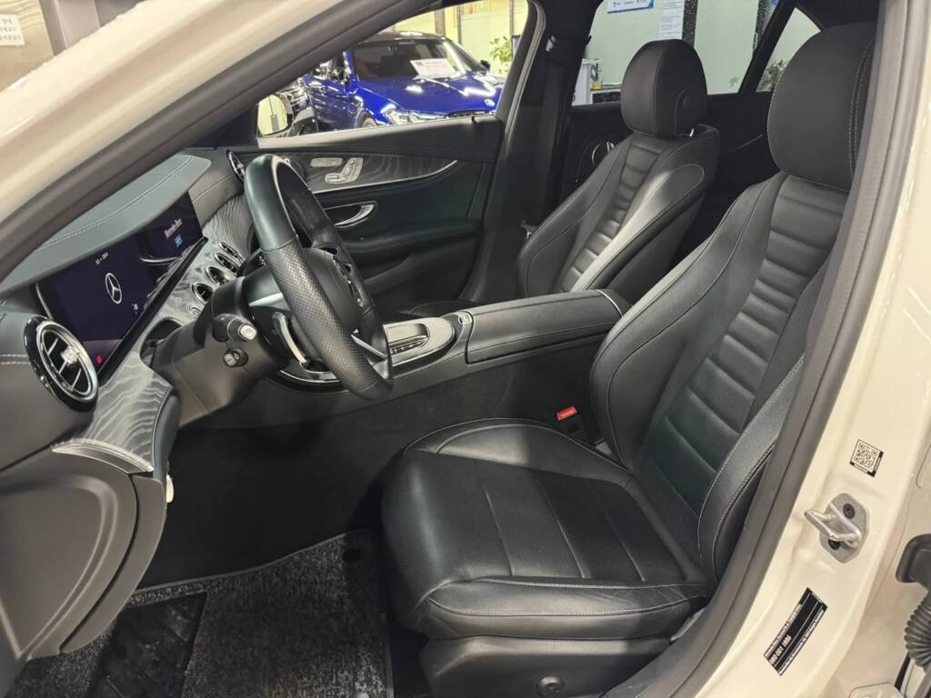 Mercedes-Benz E350 4MATIC AMG 2022