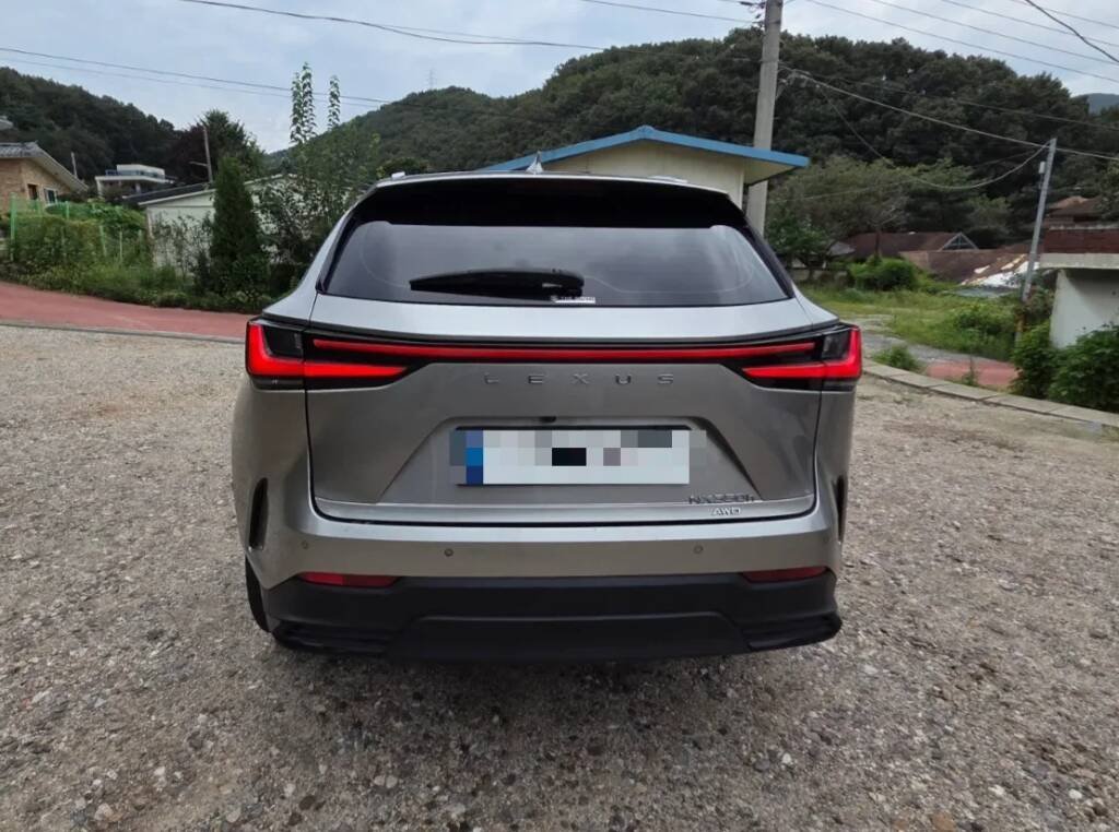 Lexus NX 350h Premium 2025