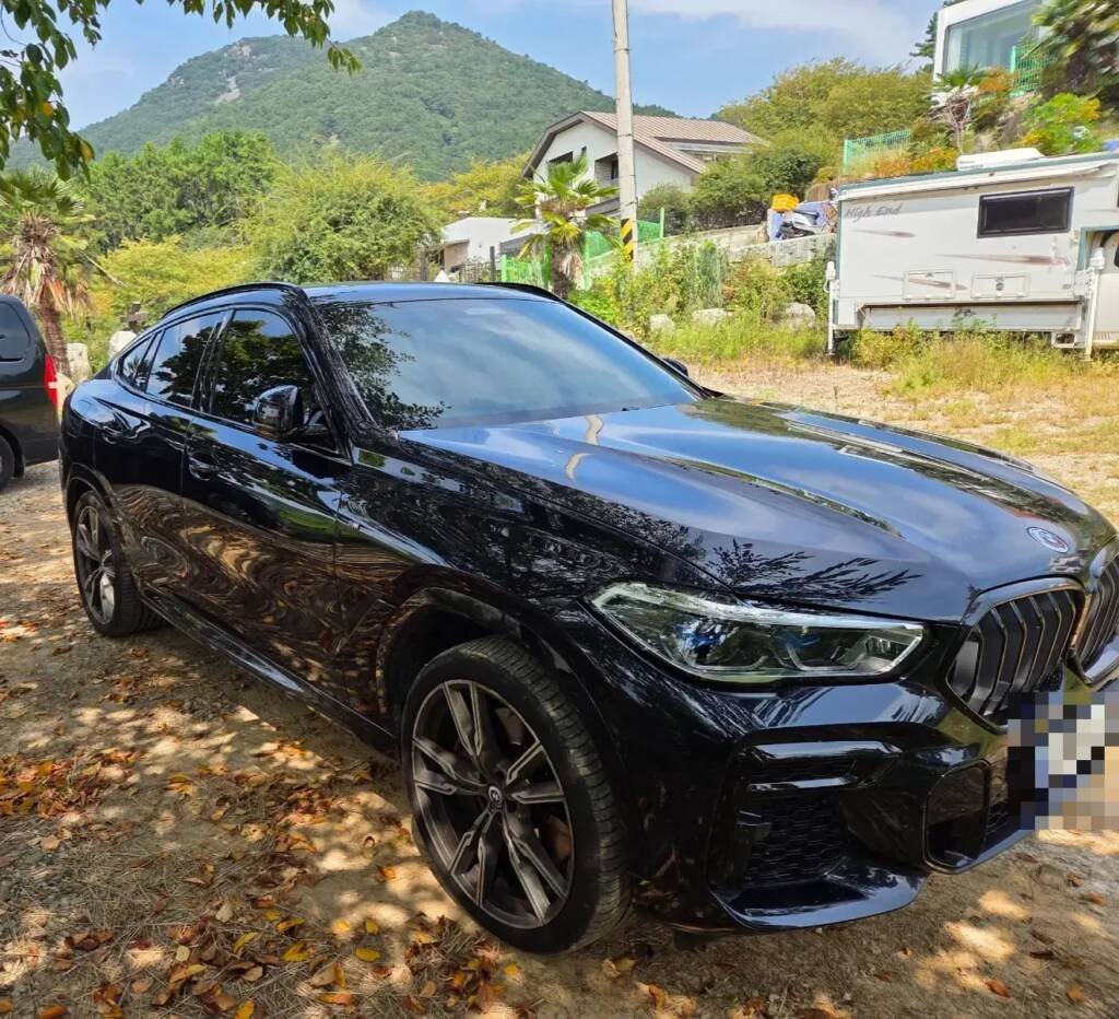 BMW X6 M50i 2023