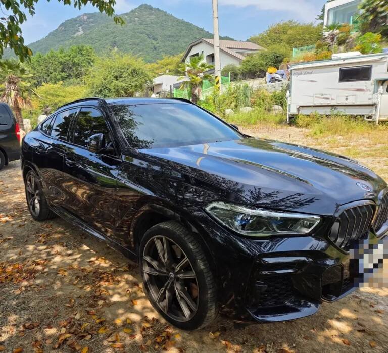BMW X6 M50i 2023