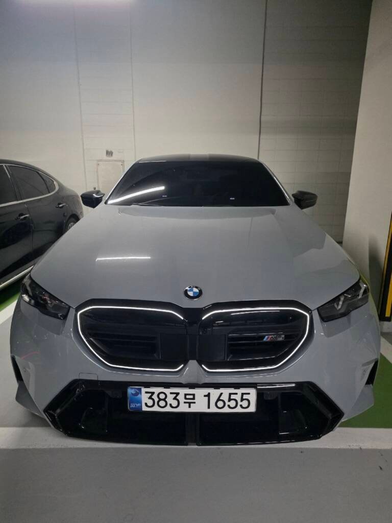 BMW M5 G90 2025