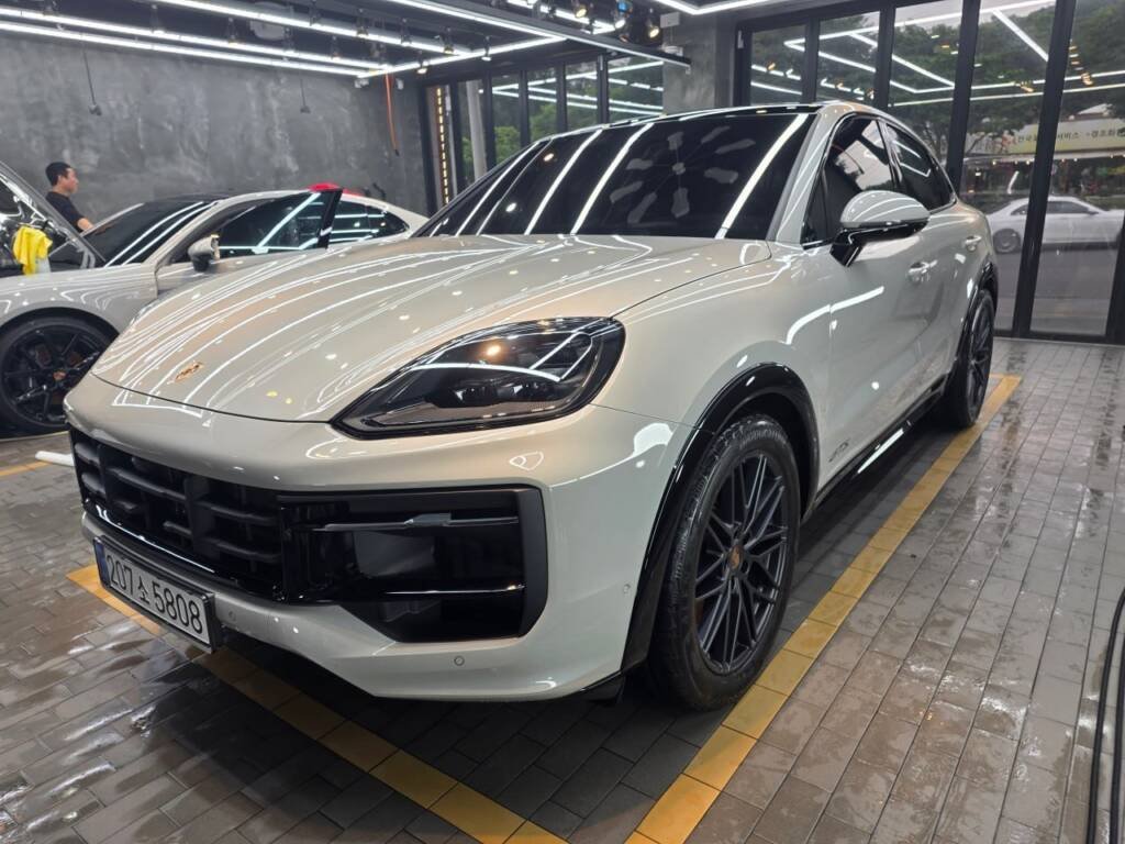 Cayenne GTS Coupé 2025