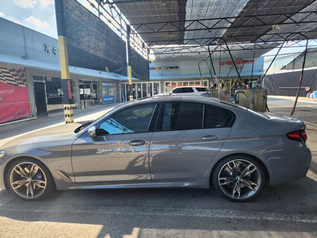 BMW M550i xDrive M Sport 2022