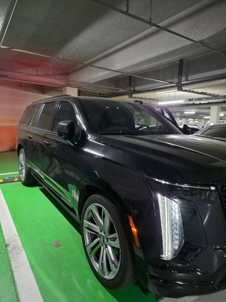Cadillac Escalade ESV Sport Platinum 2025