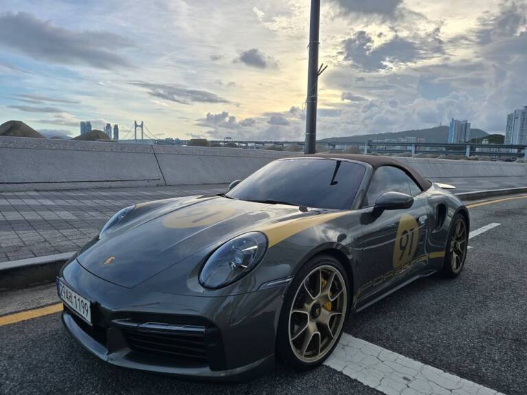 Porsche 911 Turbo S Cabriolet 992 2023