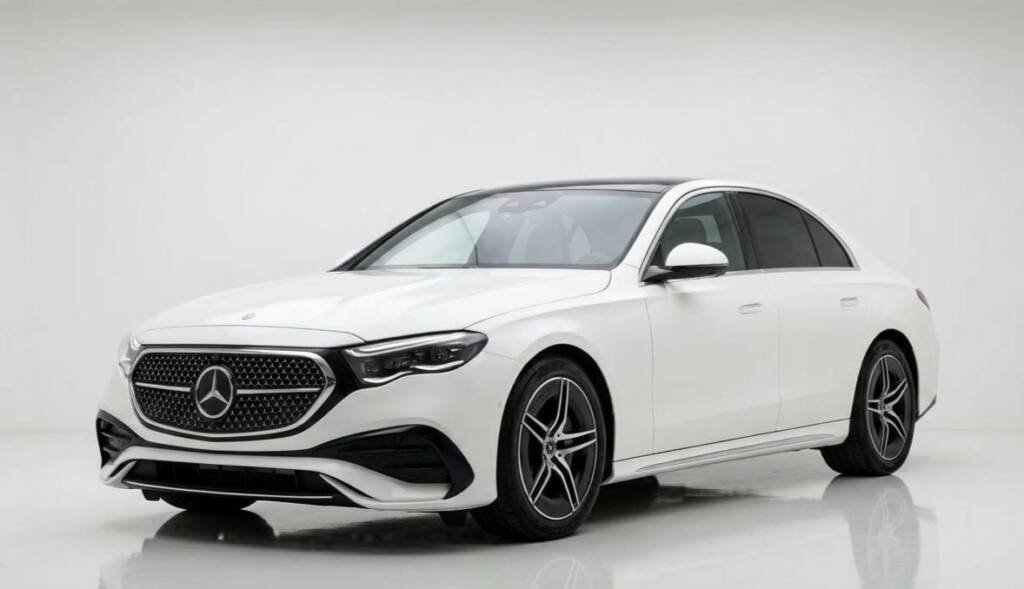 Mercedes-Benz E300 4MATIC AMG 2026